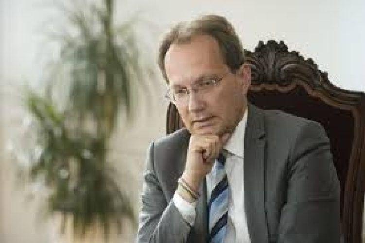 Hoppal peter korman.hu